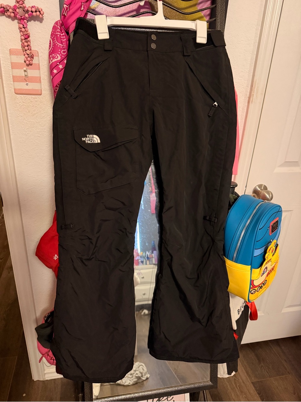 The North Face Women’s Black Snowboard insulated Pants Great condition size M